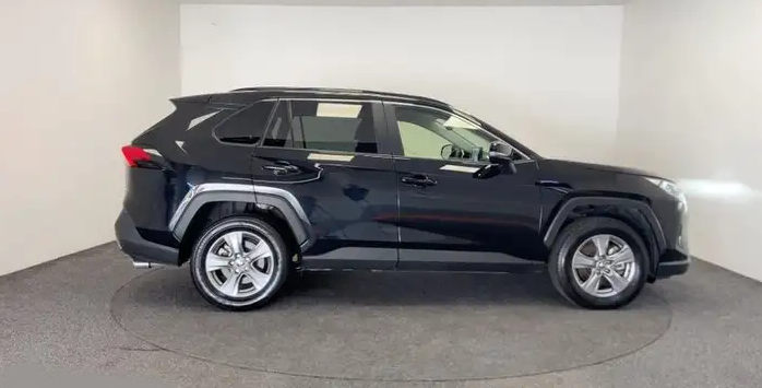 Left hand drive TOYOTA RAV 4 2.5 Hybrid 218ch Dynamic 2WD My23 